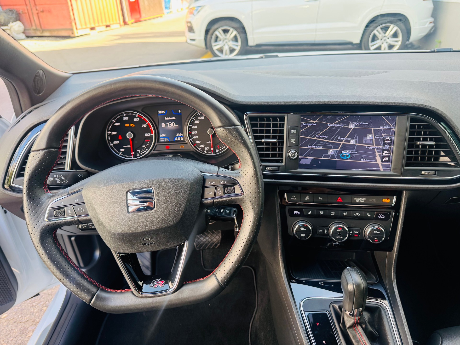 SEAT Leon 1.5 TSI EVO SWISS FR DSG-image-11