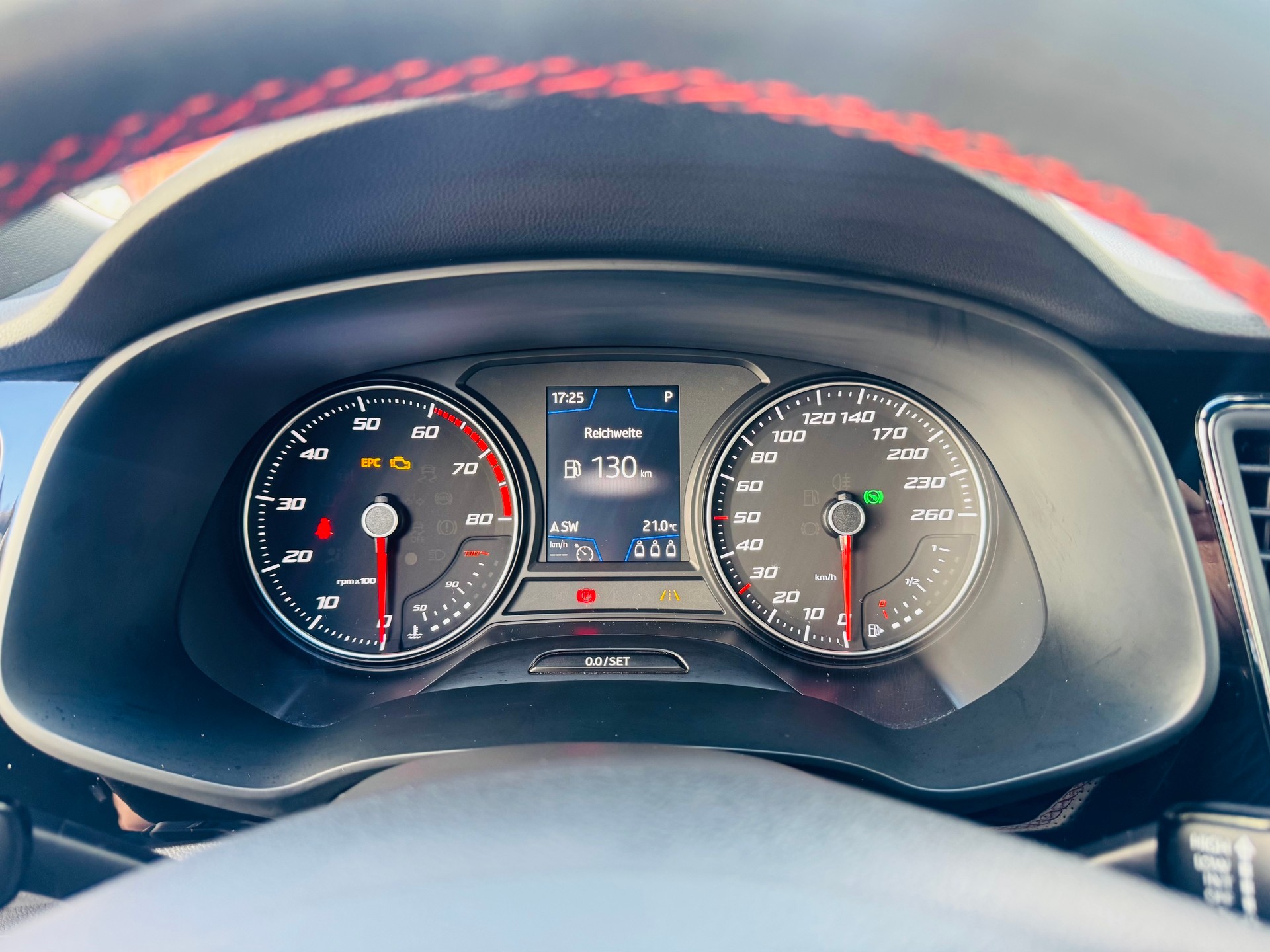 SEAT Leon 1.5 TSI EVO SWISS FR DSG-image-10