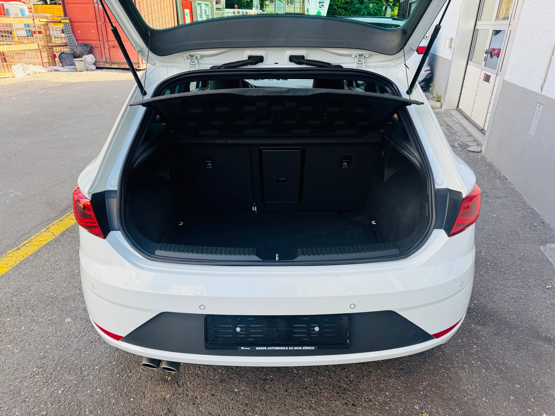 SEAT Leon 1.5 TSI EVO SWISS FR DSG-image-9