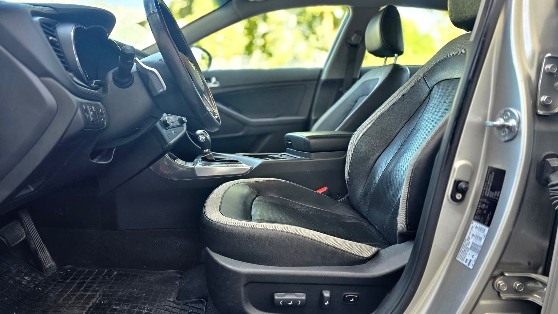 KIA Optima 1.7 CRDi Style Automatic-image-9