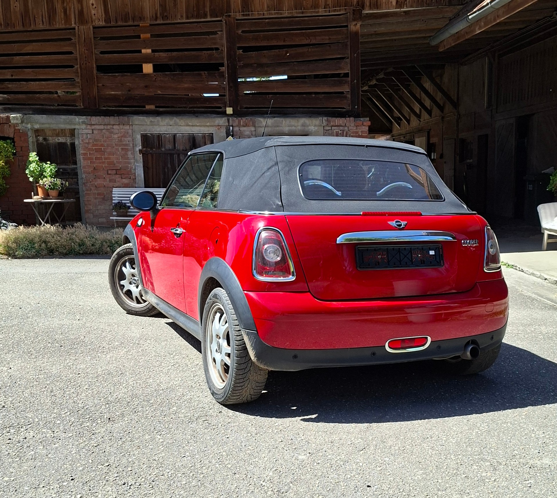 MINI 1.6i Cooper-image-3
