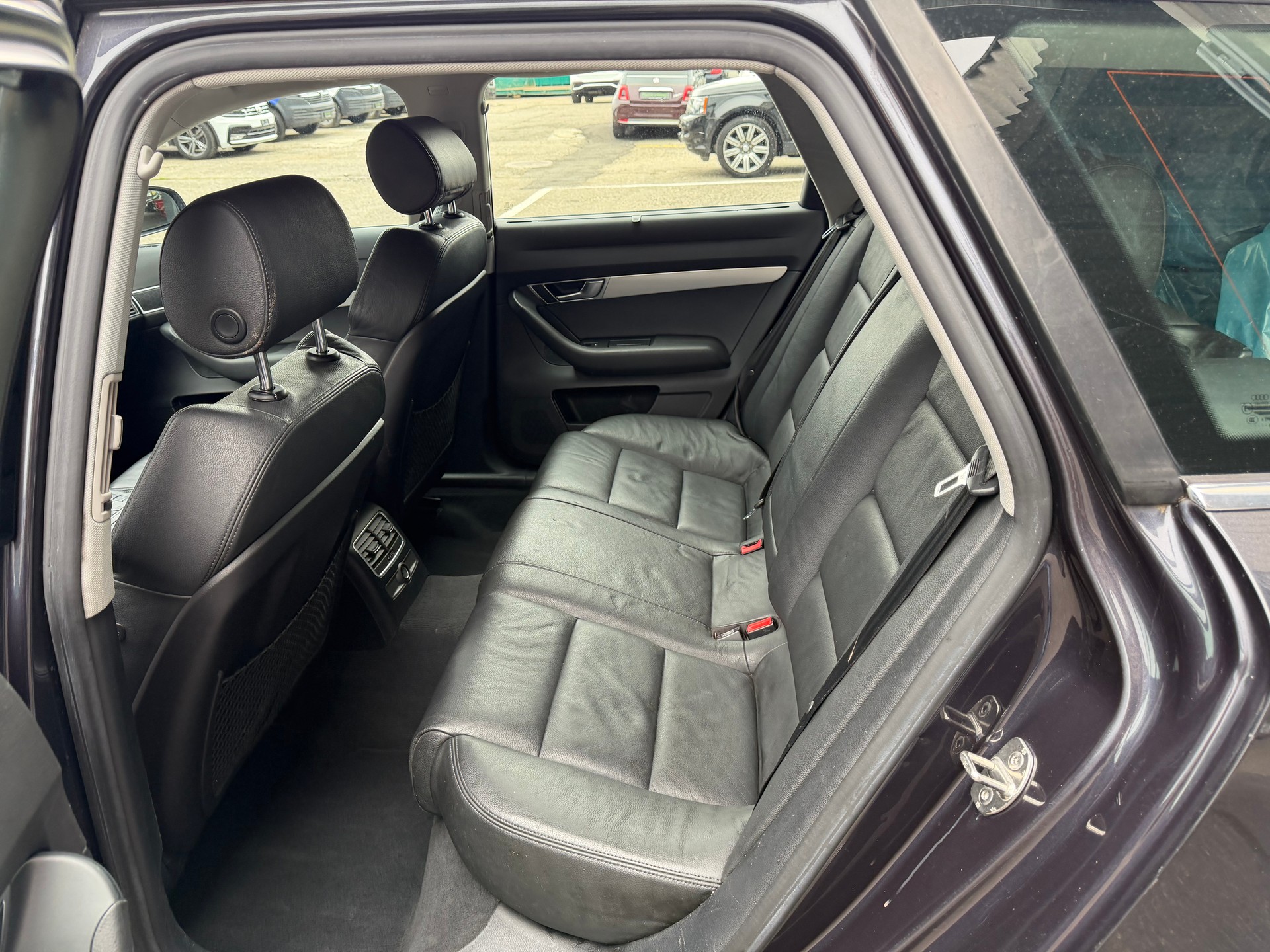 AUDI A6 Avant 3.2 V6 FSI quattro-image-9