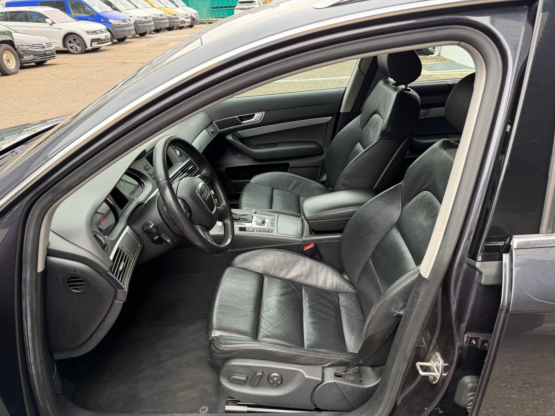 AUDI A6 Avant 3.2 V6 FSI quattro-image-7