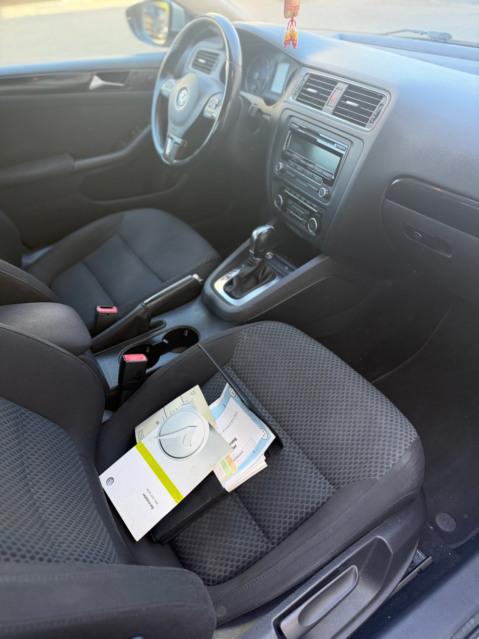 VW Jetta 1.6 TDI BlueMotion Technology Trendline DSG-image-5