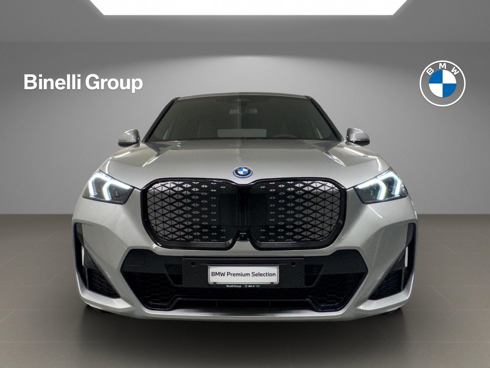 BMW iX1 30 xDrive-image-7