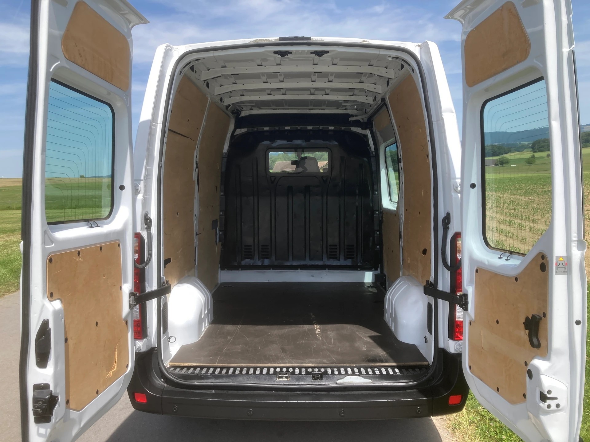 RENAULT Master T33 2.3dCi 110 L1H2-image-5