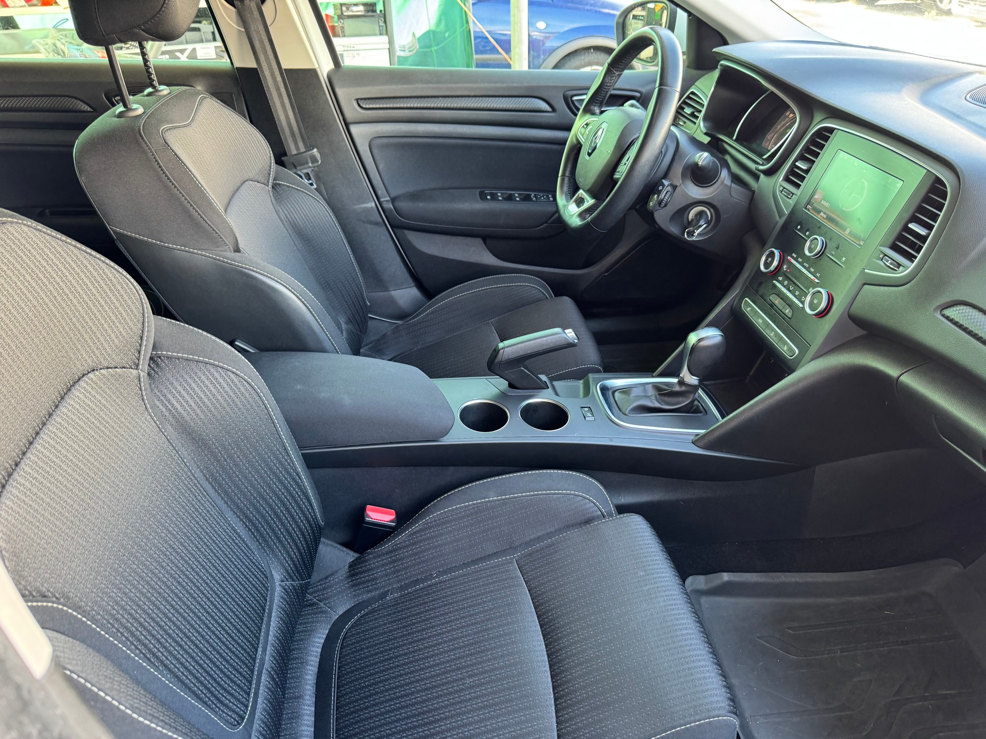 RENAULT Mégane Grandtour 1.5 dCi Business EDC-image-8