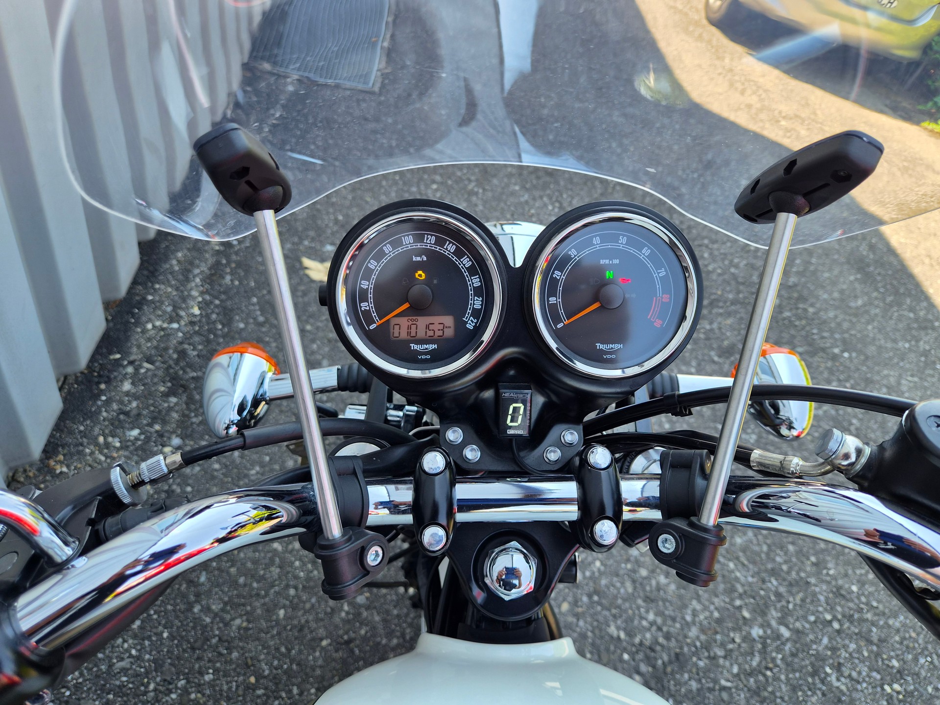 TRIUMPH Bonneville 900 i T 100-image-7