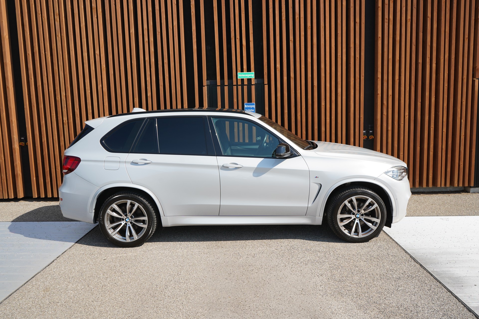BMW X5 xDRIVE 40d PURE M SPORT PLUS STEPTRONIC l 258 PS-image-2