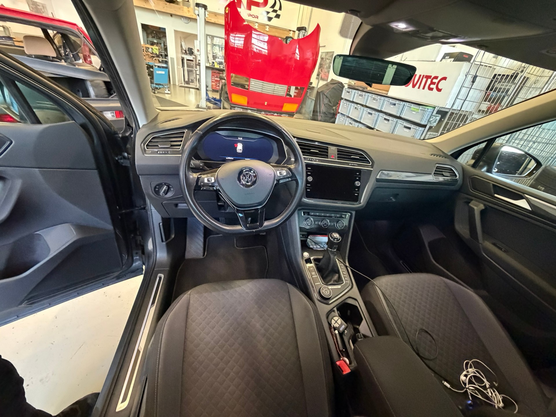 VW 2.0 TDI SCR 70th anniversary-image-5