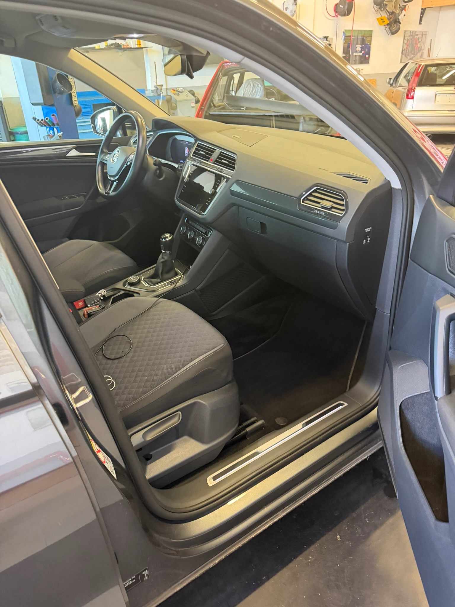 VW 2.0 TDI SCR 70th anniversary-image-7