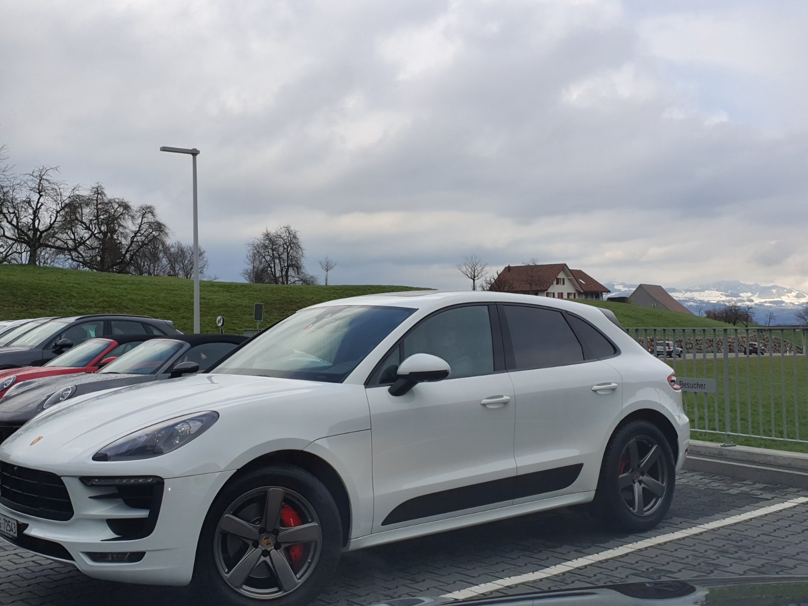 PORSCHE 3.0 V6 GTS-image-1