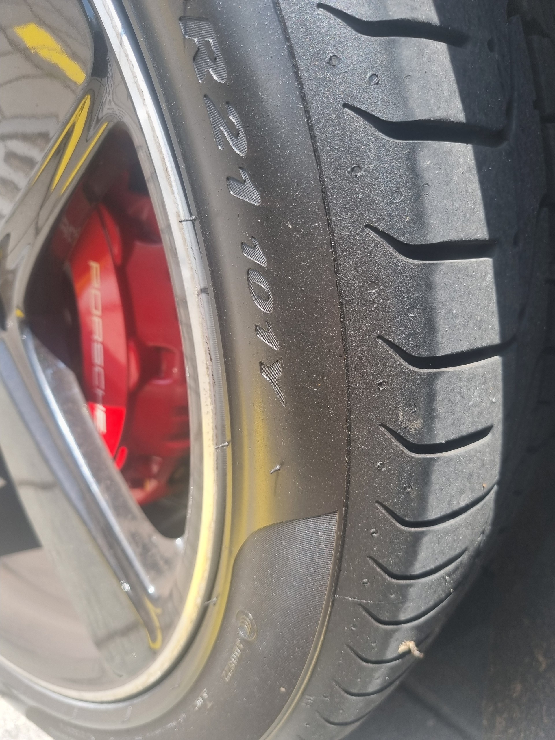 PORSCHE 3.0 V6 GTS-image-5