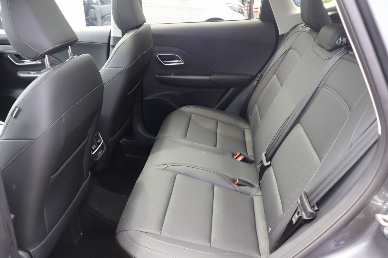 MG ZS 1.5 Hybrid+ Luxury-image-15