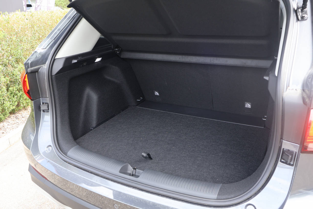 MG ZS 1.5 Hybrid+ Luxury-image-4