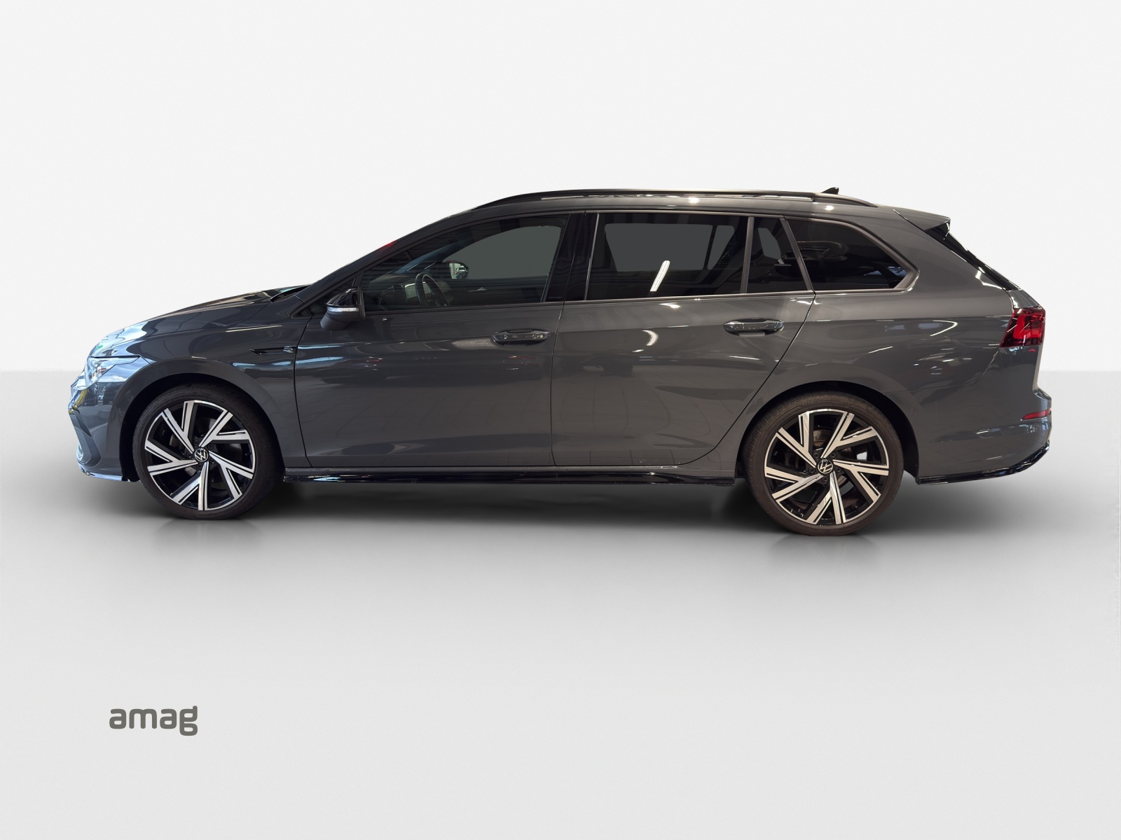VW Golf Variant 2.0 TSI R-Line DSG 4Motion-image-1