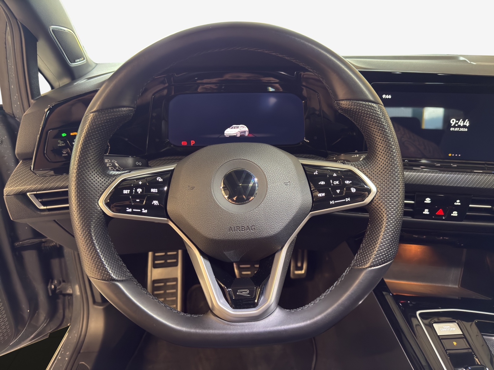 VW Golf Variant 2.0 TSI R-Line DSG 4Motion-image-9