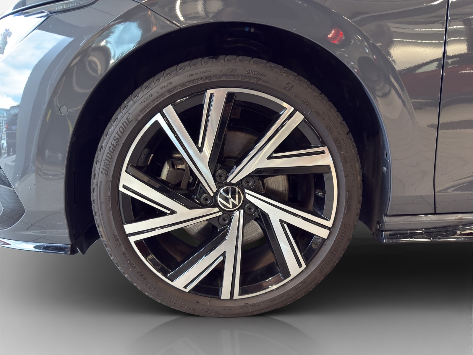 VW Golf Variant 2.0 TSI R-Line DSG 4Motion-image-14