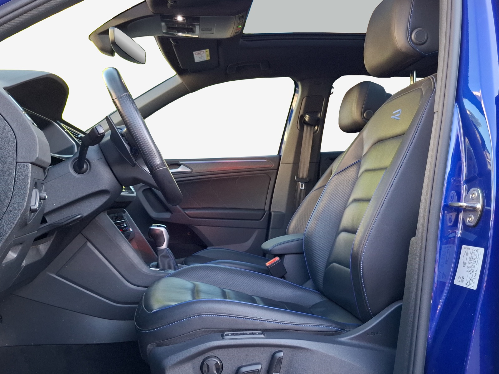 VW Tiguan 2.0TSI R 4Motion DSG-image-7