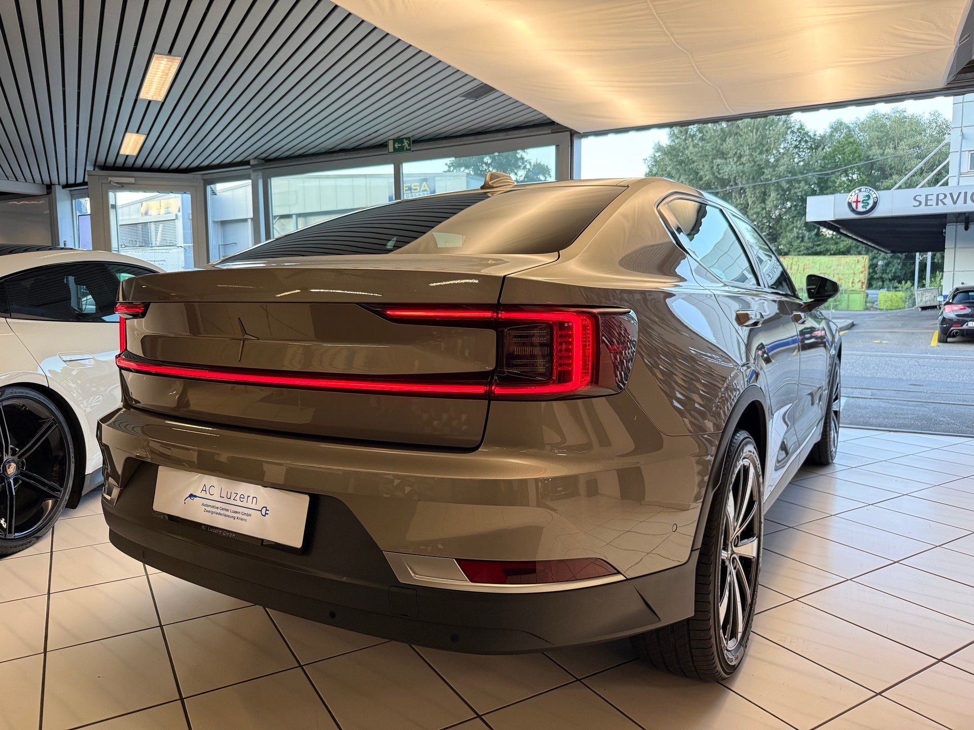 POLESTAR Polestar 2 Standard Range Single 69kWh MY23-image-2