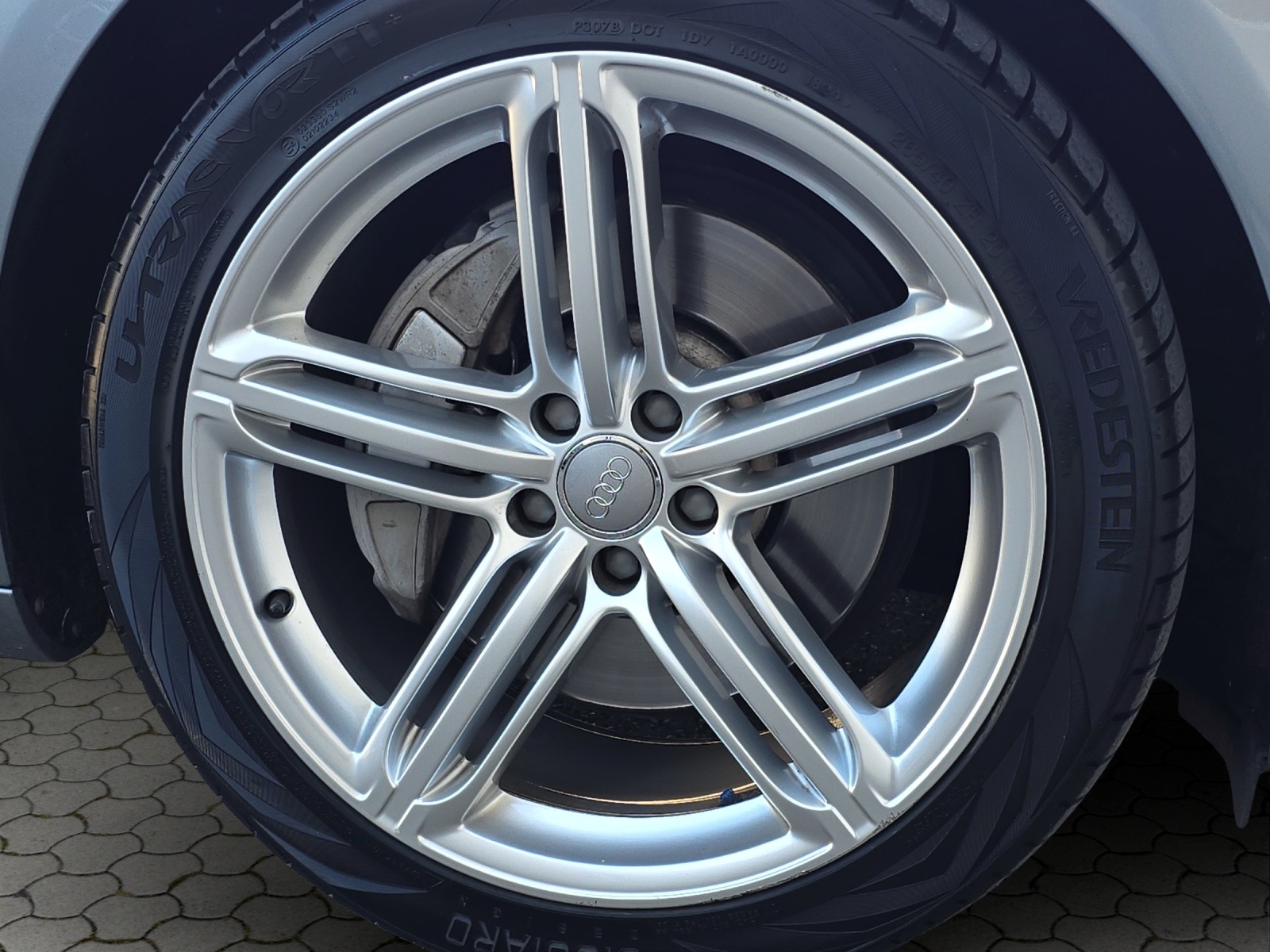 AUDI A8 3.0 TDI quattro tiptronic mit Luftfederung-image-8