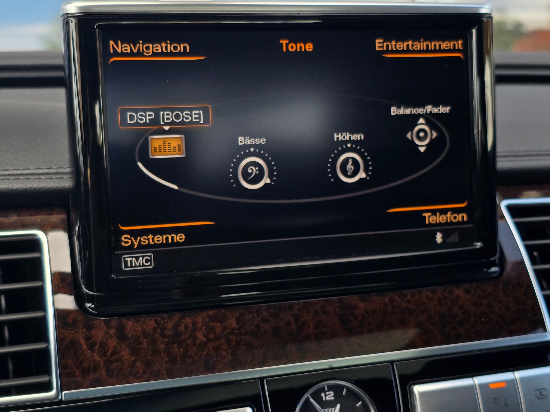 AUDI A8 3.0 TDI quattro tiptronic mit Luftfederung-image-24