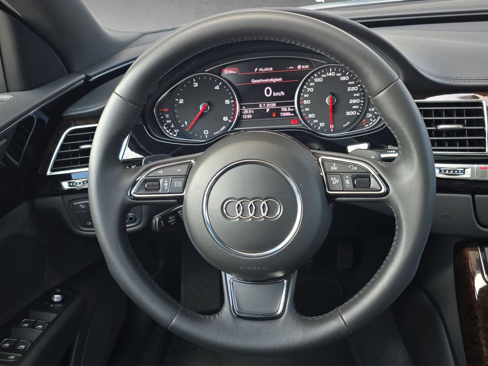 AUDI A8 3.0 TDI quattro tiptronic mit Luftfederung-image-13