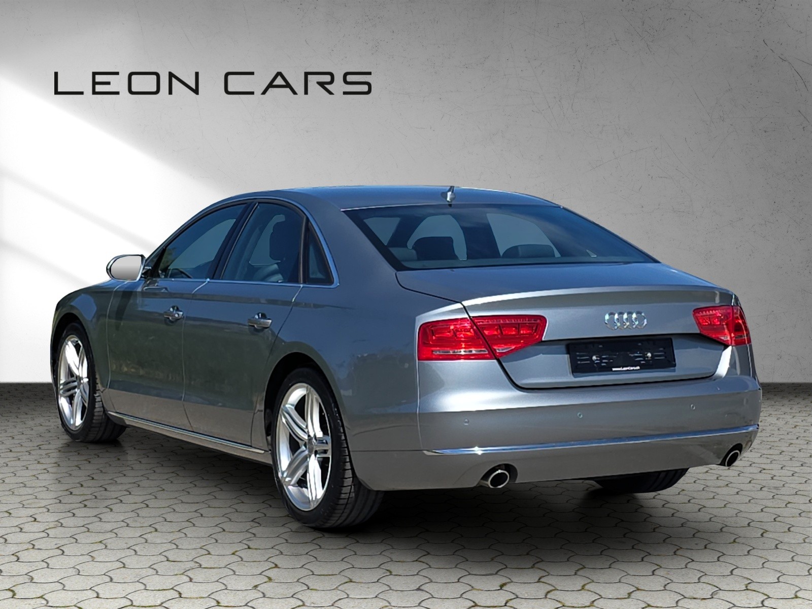 AUDI A8 3.0 TDI quattro tiptronic mit Luftfederung-image-6