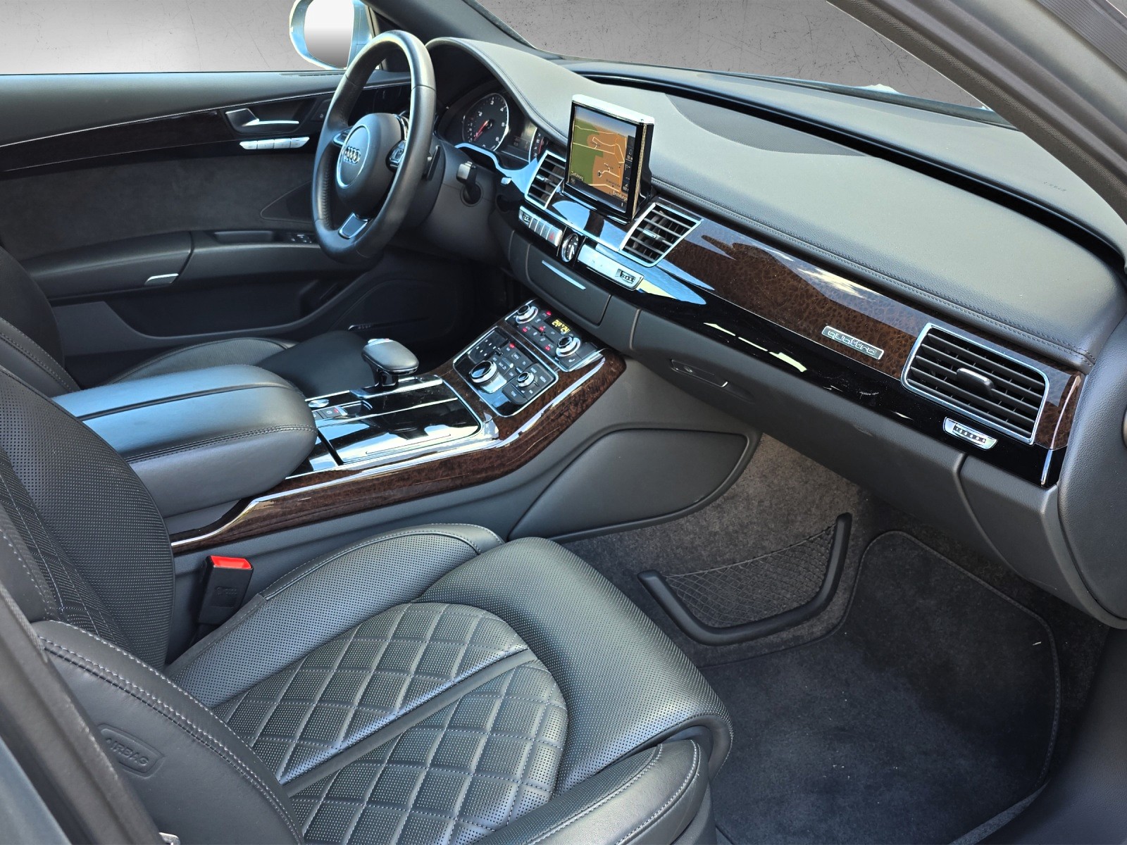 AUDI A8 3.0 TDI quattro tiptronic mit Luftfederung-showroom-element-1