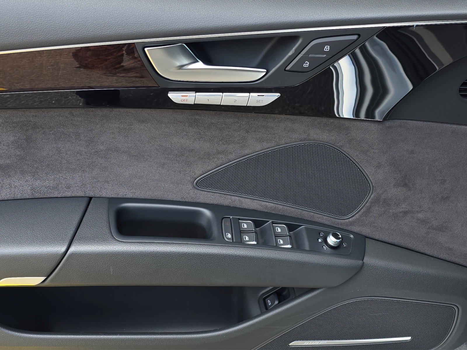 AUDI A8 3.0 TDI quattro tiptronic mit Luftfederung-image-27