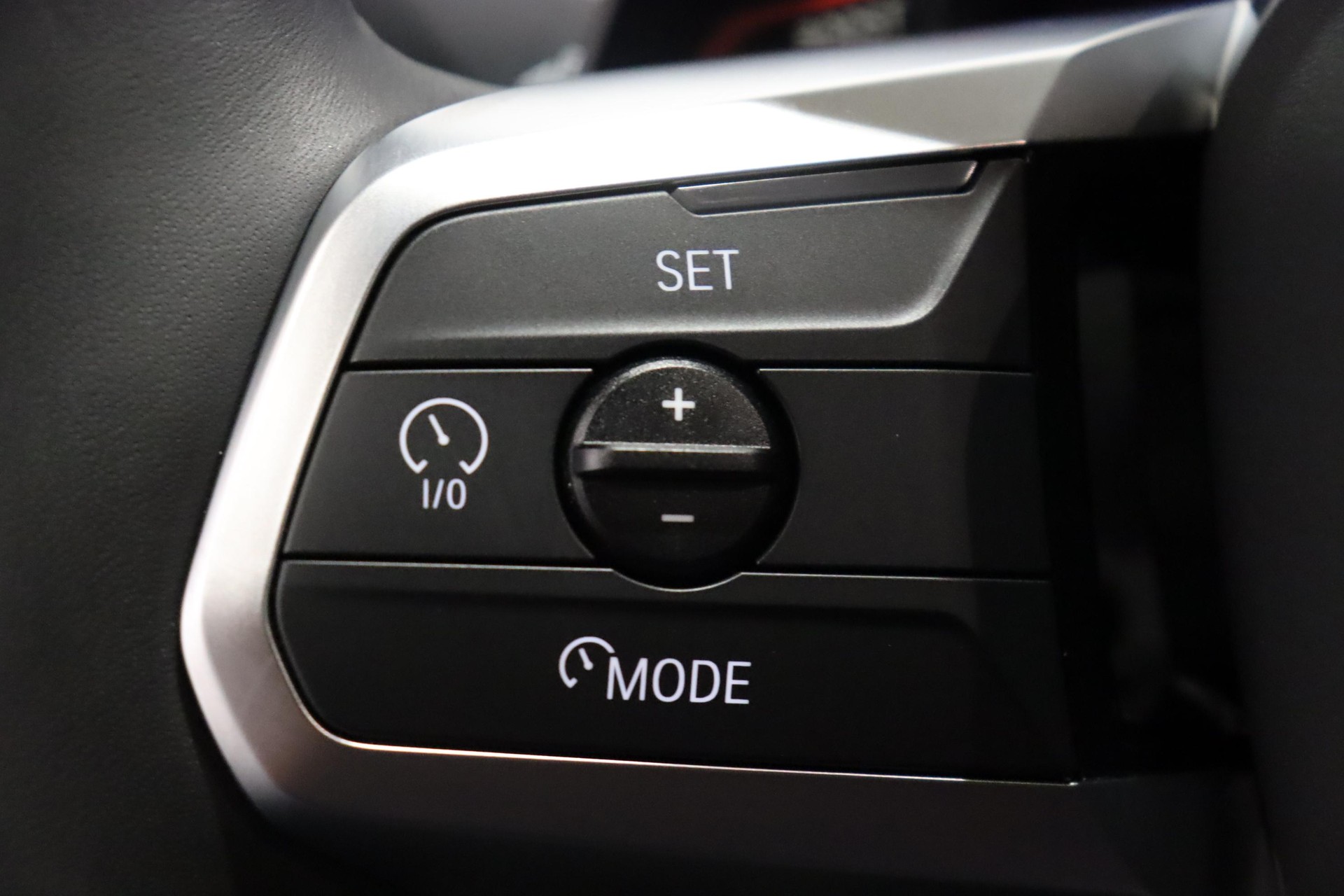 BMW iX2 30 xDrive-image-18
