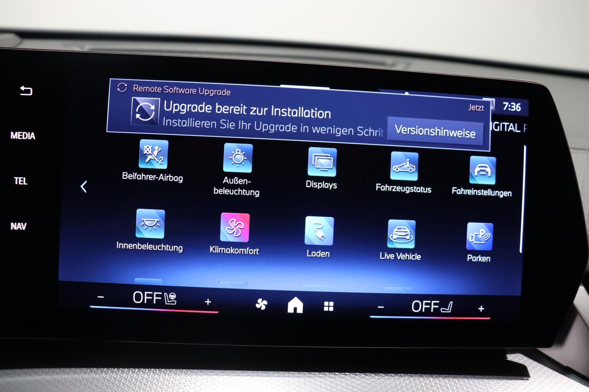 BMW iX2 30 xDrive-image-16