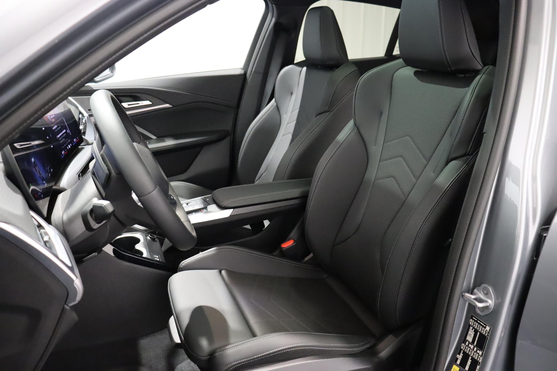 BMW iX2 30 xDrive-image-9