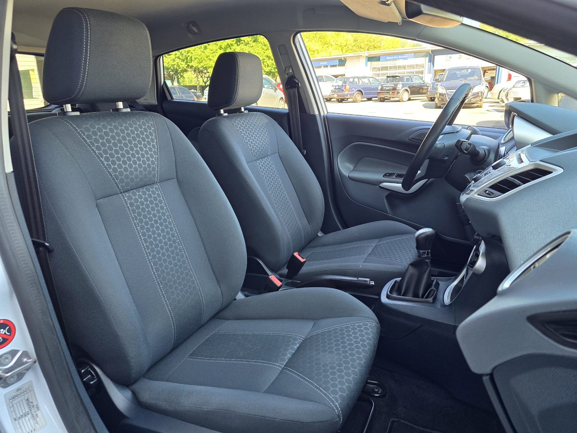 FORD Fiesta 1.6 16V Titanium-image-9