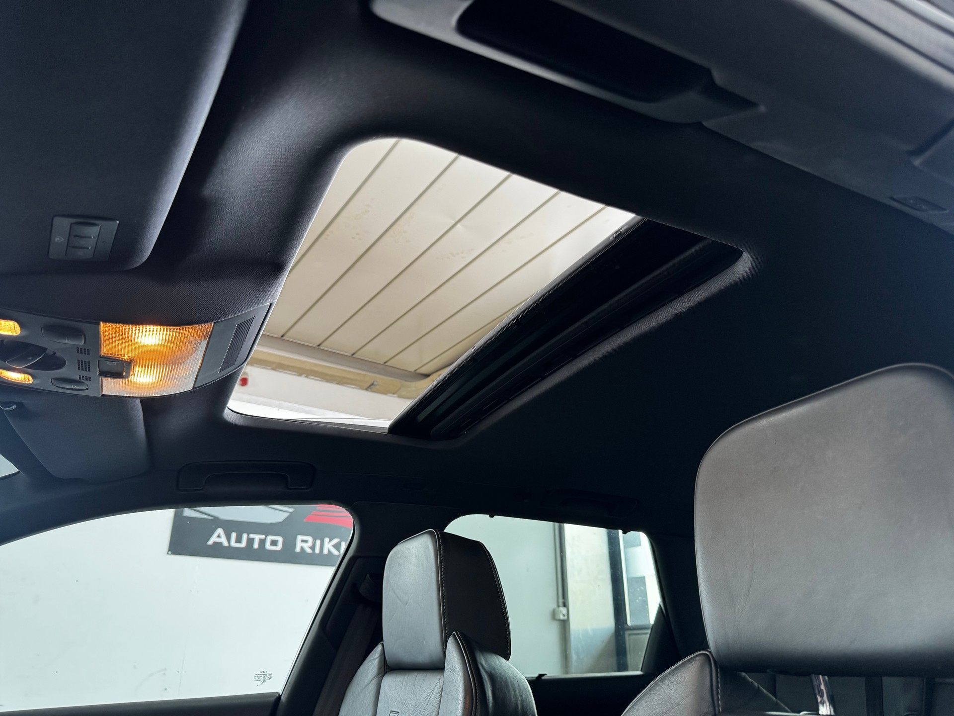 AUDI RS4 4.2 Quattro-image-18