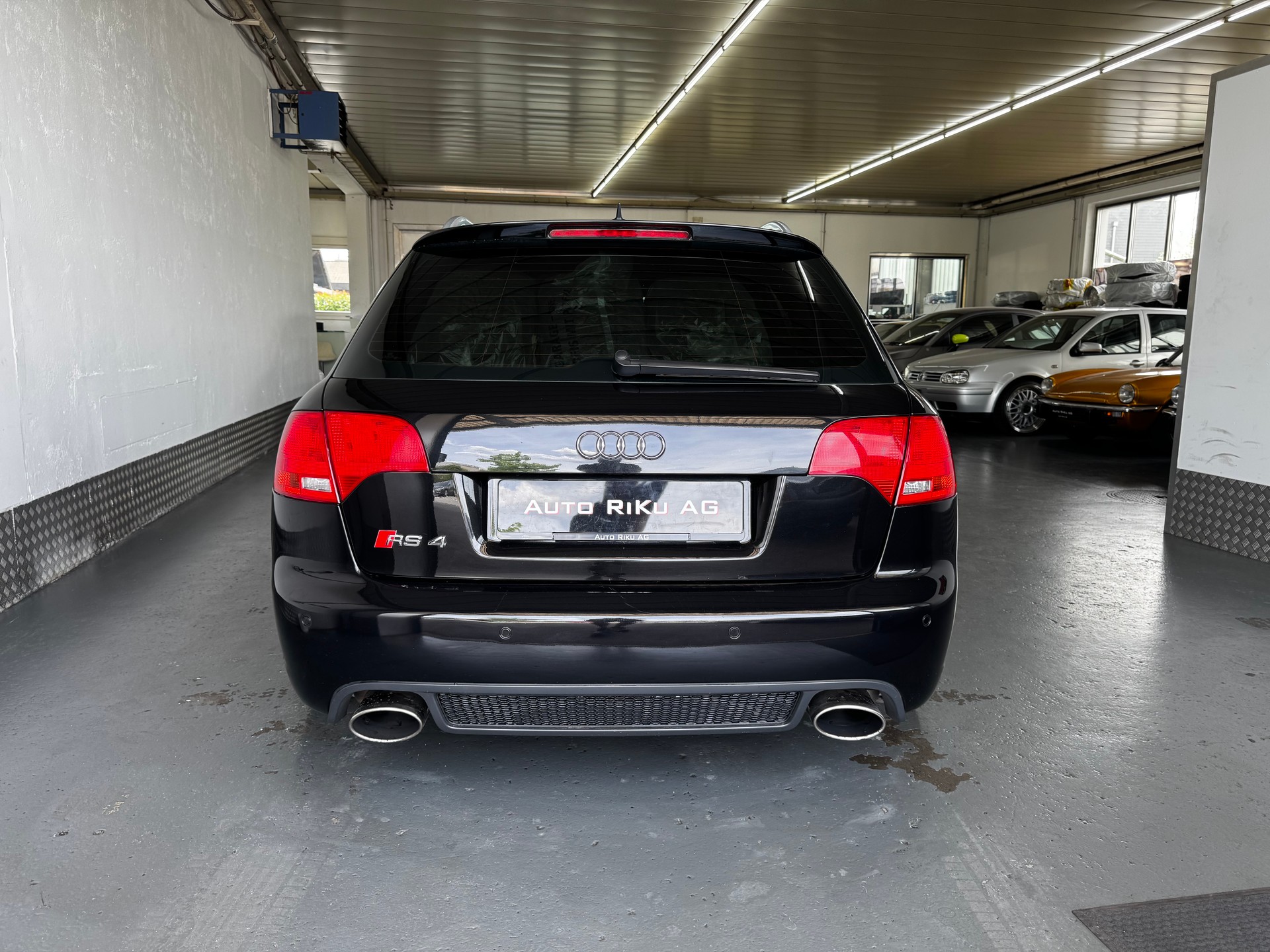 AUDI RS4 4.2 Quattro-image-10