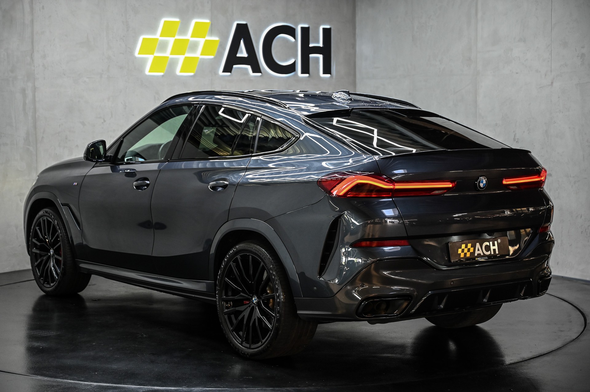 BMW X6 M50i-image-6