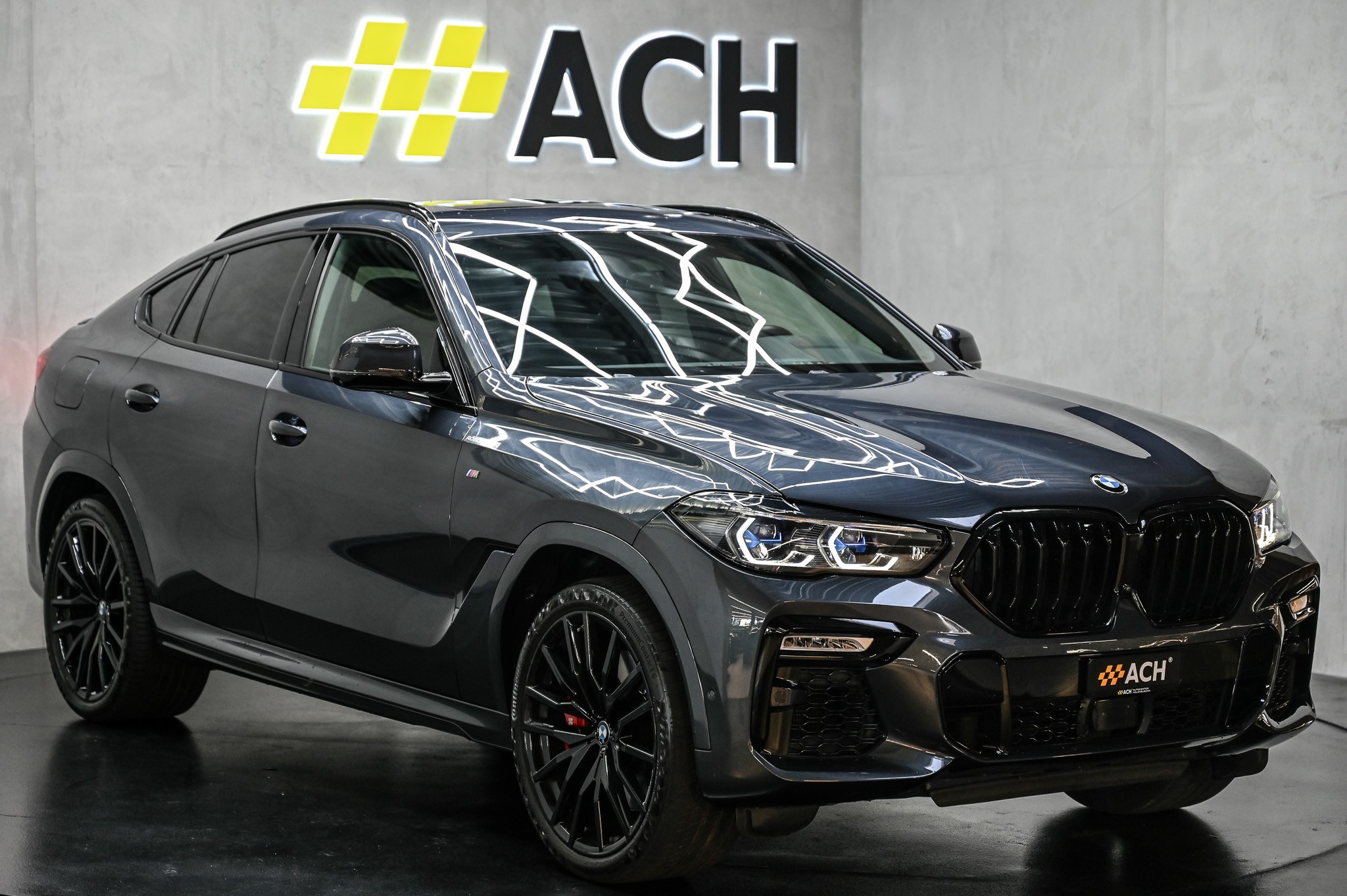 BMW X6 M50i