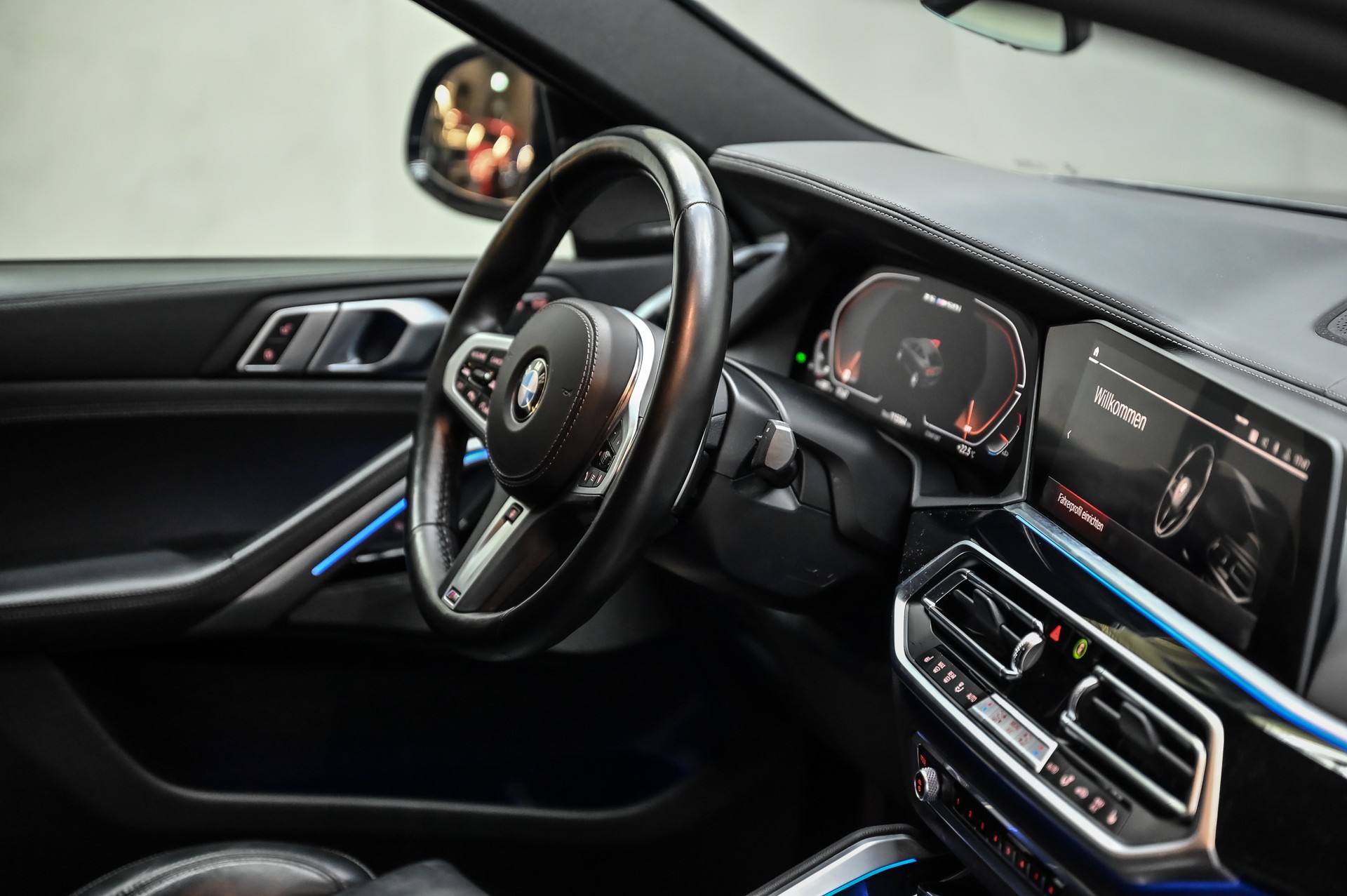 BMW X6 M50i-image-19