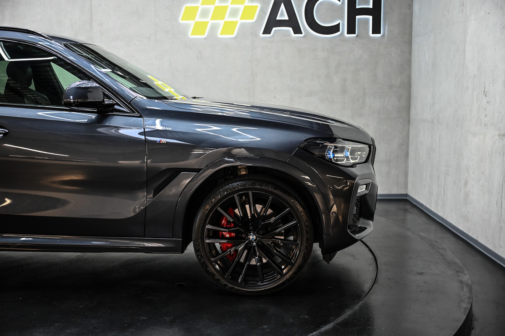 BMW X6 M50i-image-12