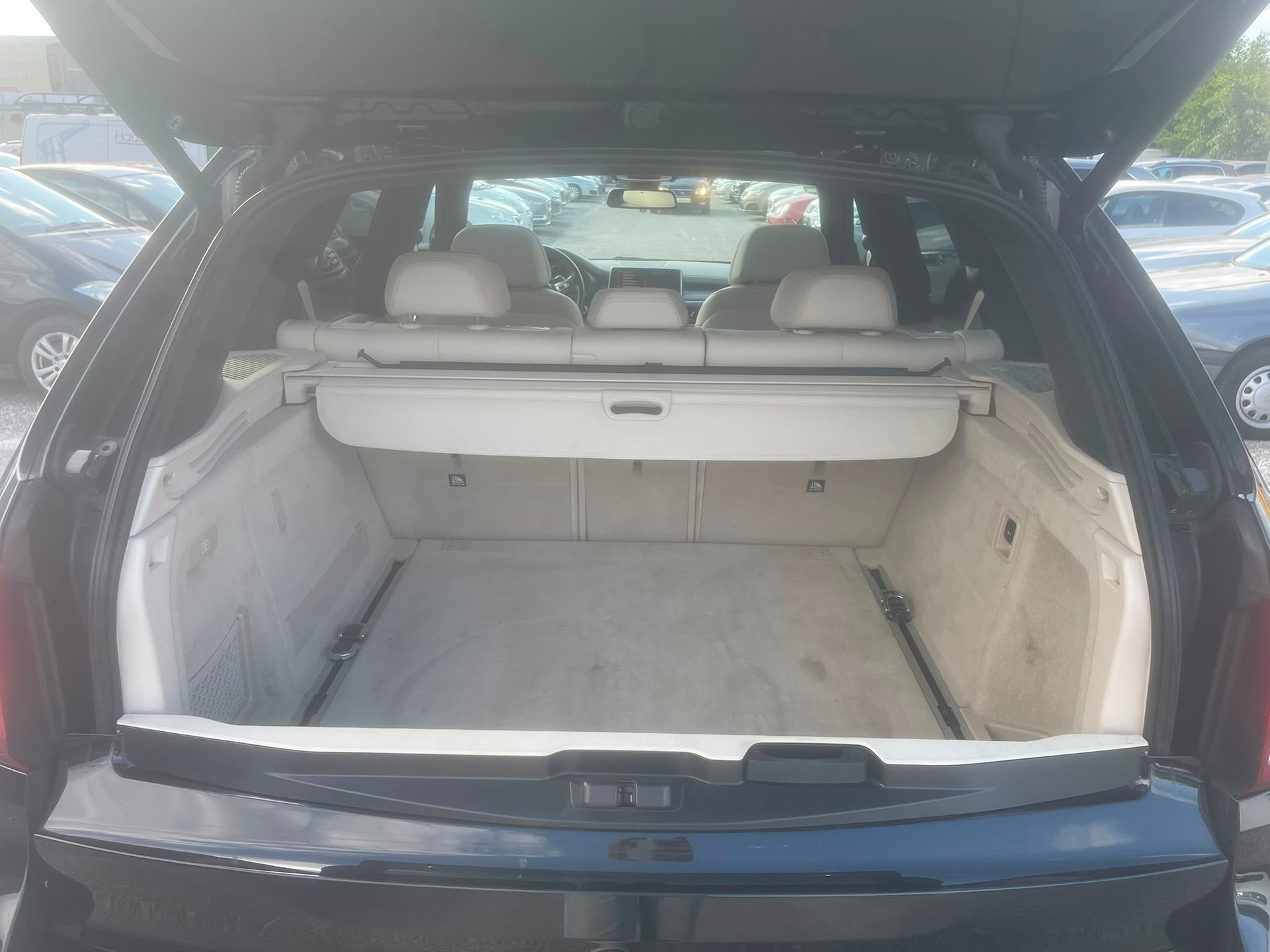 BMW X5 xDrive M50d Steptronic-image-13