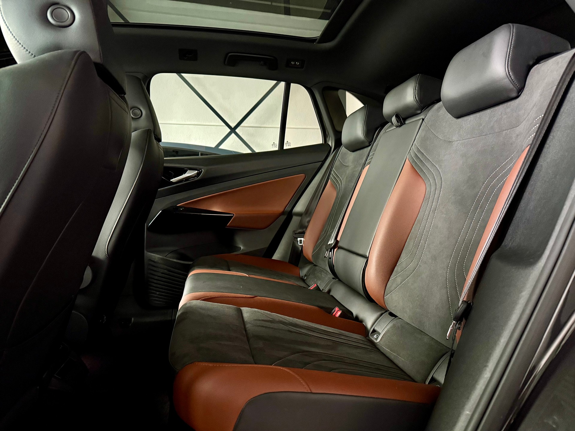 VW ID.4 Pro Performance Tech 82 kWh / Vollausstattung-image-12