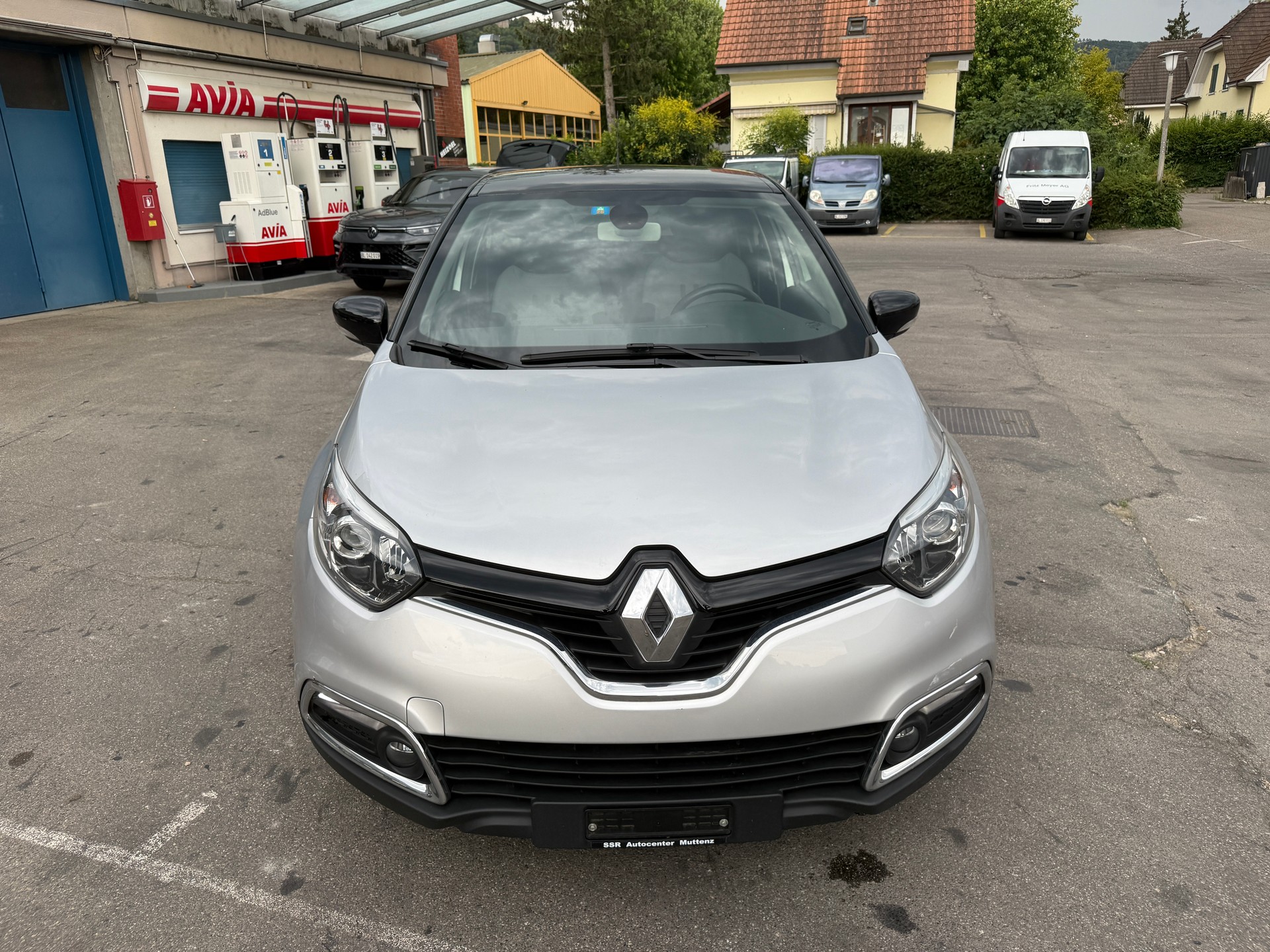 RENAULT Captur 1.2 T 16V Privilège EDC-image-2
