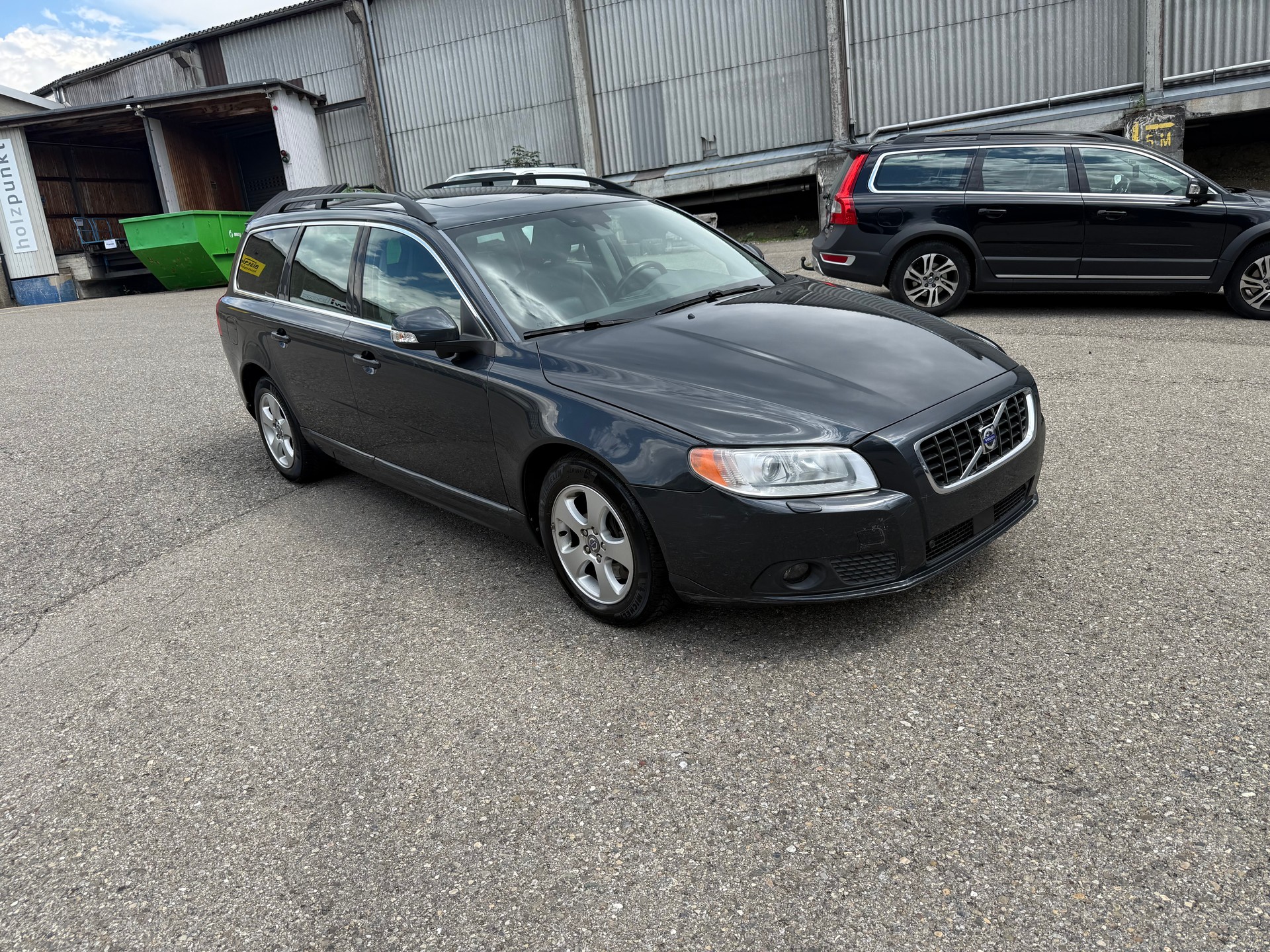 VOLVO V70 D5 AWD Summum Geartronic-image-2