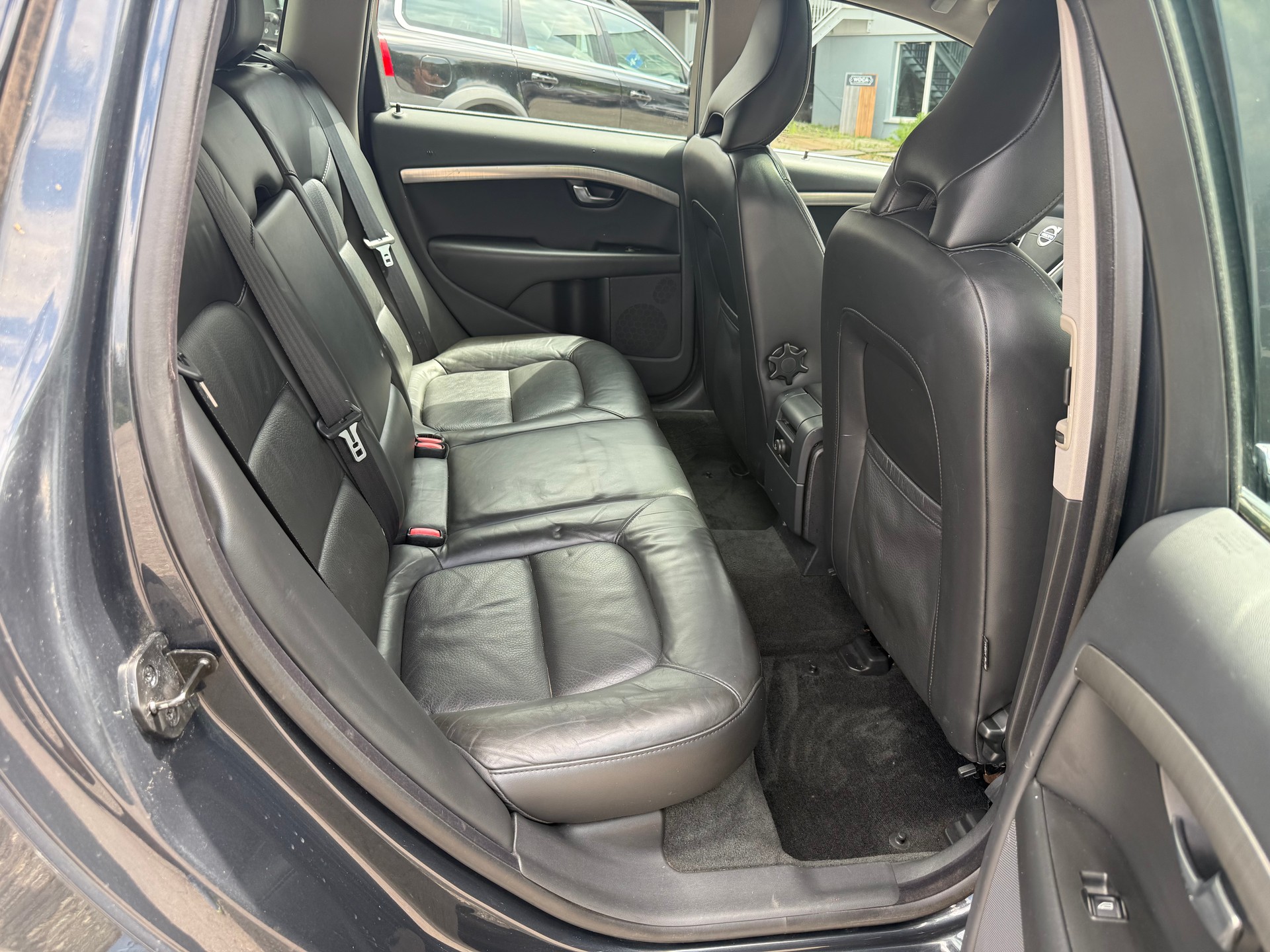 VOLVO V70 D5 AWD Summum Geartronic-image-9