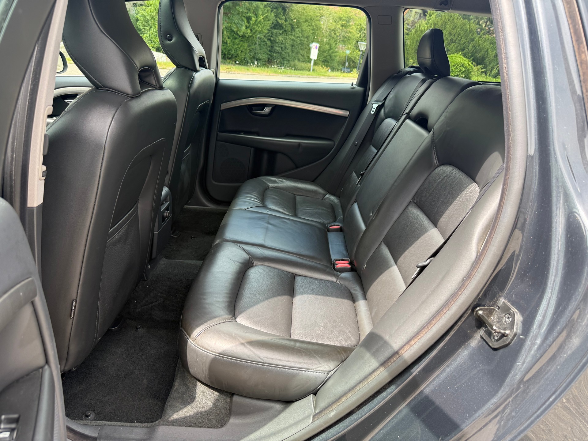 VOLVO V70 D5 AWD Summum Geartronic-image-10