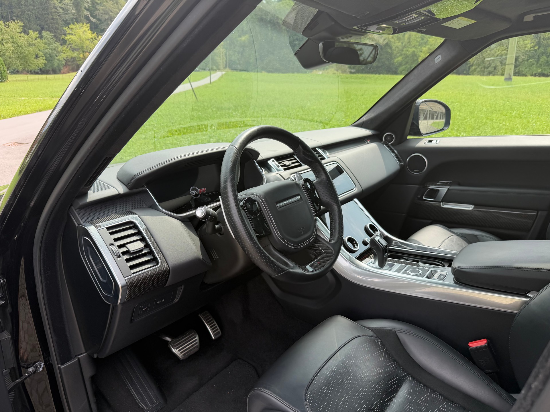 LAND ROVER SVR-image-4