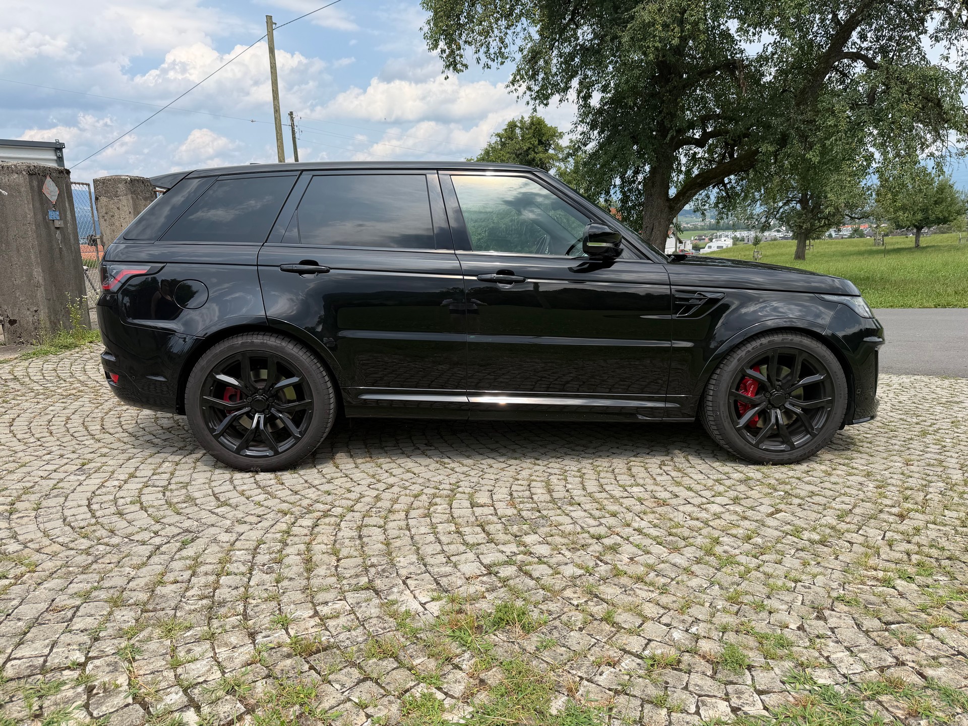 LAND ROVER SVR-image-1