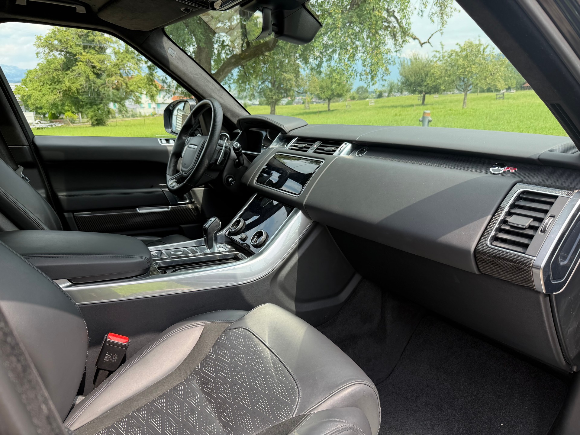 LAND ROVER SVR-image-5