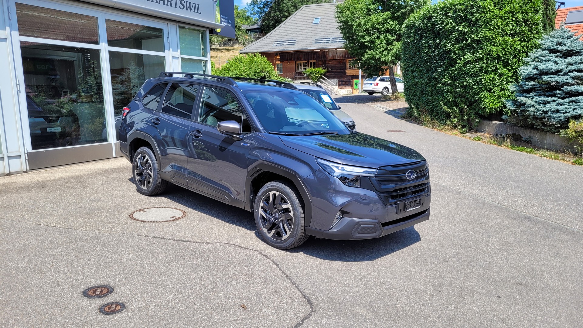 SUBARU Forester 2.0i e-Boxer Swiss Plus Lineartronic-image-5